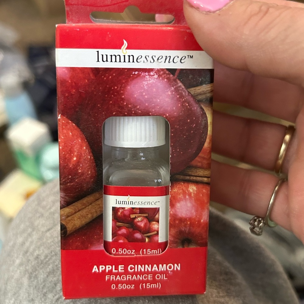 Luminescence fragrance oil